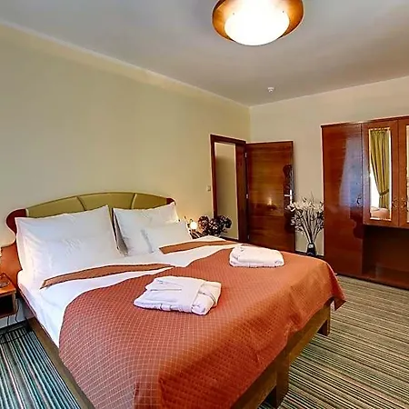 호텔 Parkhotel Forest 4*