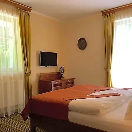 Parkhotel Forest 호텔
